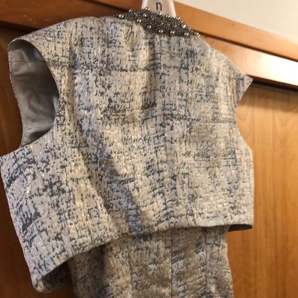 Classic business casual dress. - Picture 4 of 5